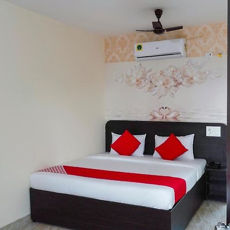 Oyo Flagship 68474 Hotel Viraj Pune Eksteriør bilde