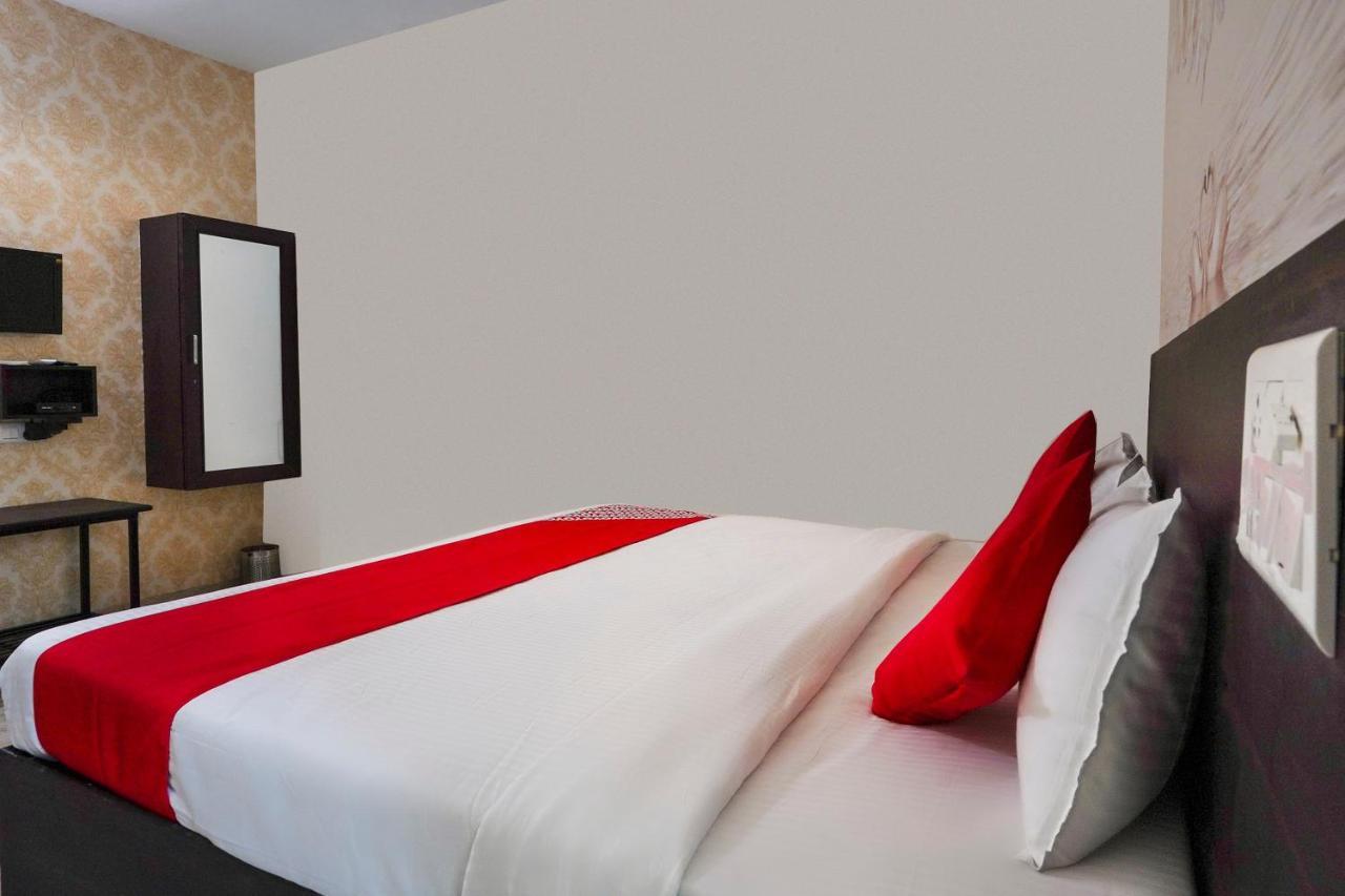 Oyo Flagship 68474 Hotel Viraj Pune Eksteriør bilde