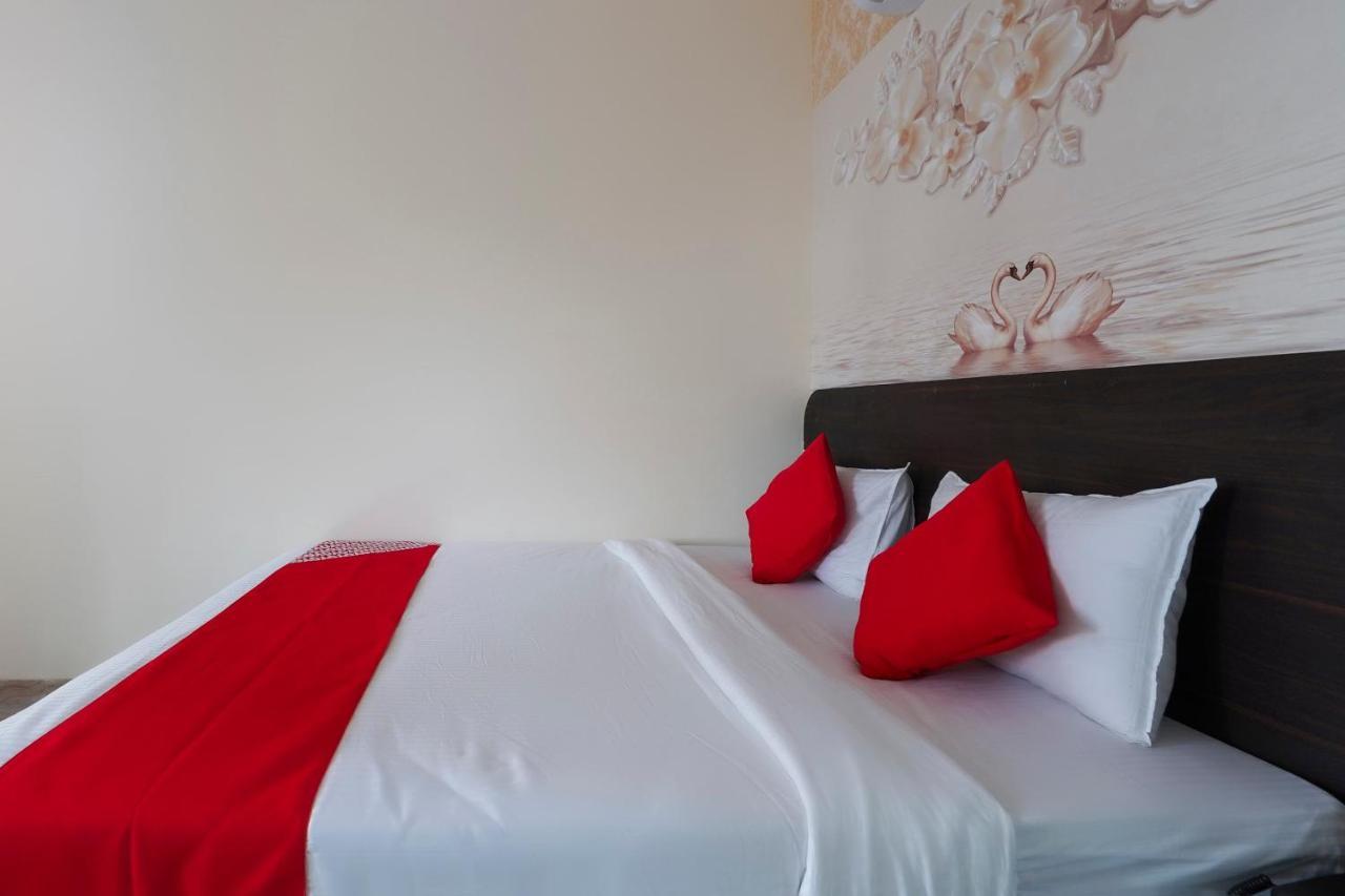 Oyo Flagship 68474 Hotel Viraj Pune Eksteriør bilde