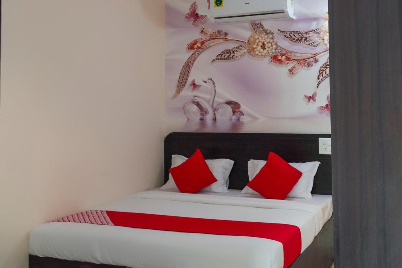 Oyo Flagship 68474 Hotel Viraj Pune Eksteriør bilde