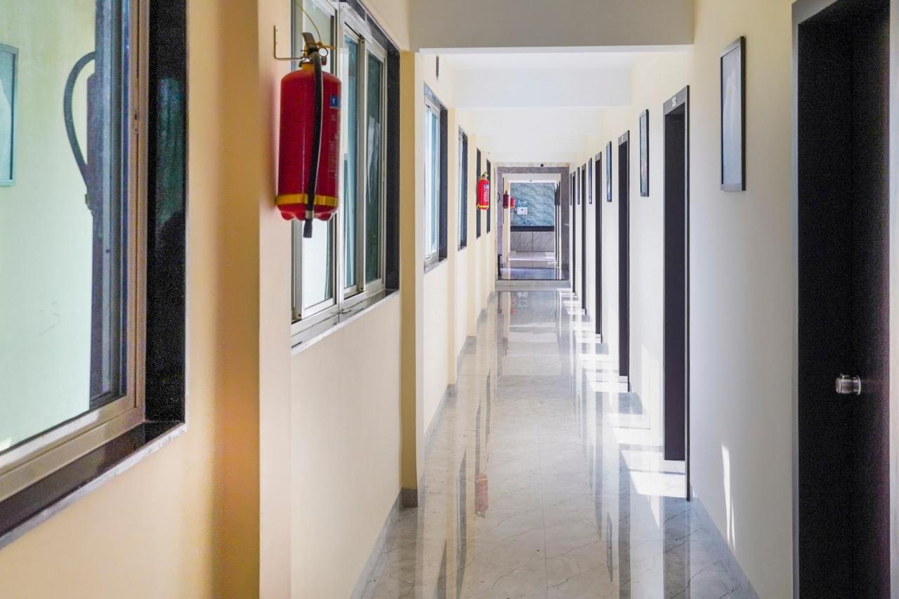 Oyo Flagship 68474 Hotel Viraj Pune Eksteriør bilde